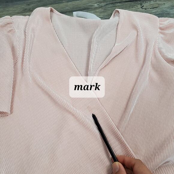 ASTR The Label Crop Plissé Top Blush Pink Size Small Textured Short Sleeve - Picture 8 of 9